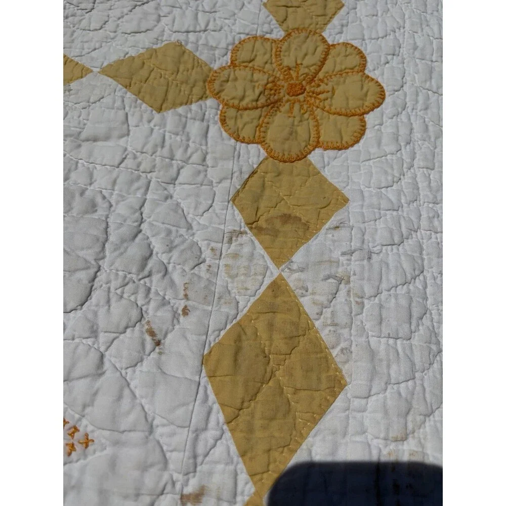 Vintage Hand Stitched Quilt Flower Star Design 68